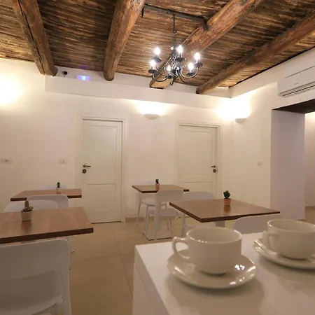 Ai 13 Gradoni Di Chiaia Bed & Breakfast Naples