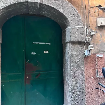 Ai 13 Gradoni Di Chiaia * Naples