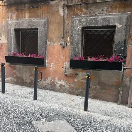 Ai 13 Gradoni Di Chiaia *