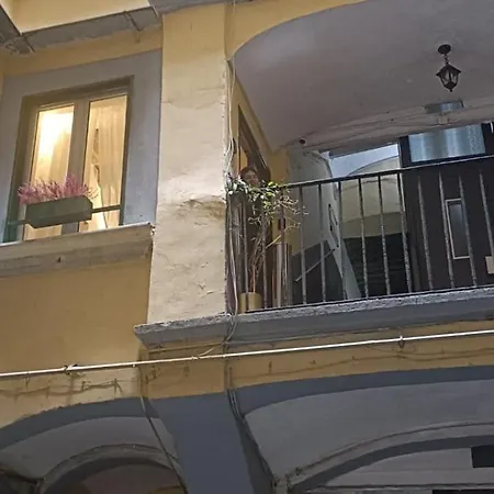 Bed & Breakfast Ai 13 Gradoni Di Chiaia Naples