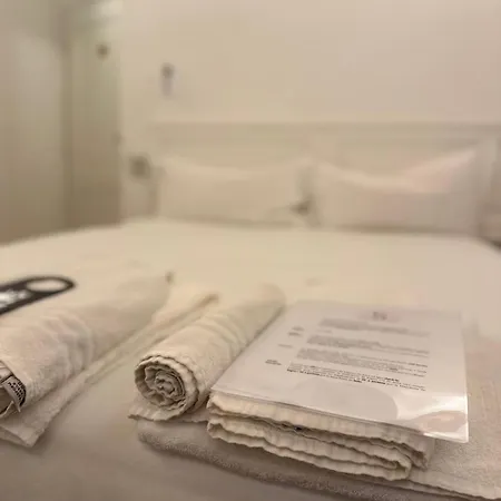 Bed and breakfast Ai 13 Gradoni Di Chiaia Nápoles